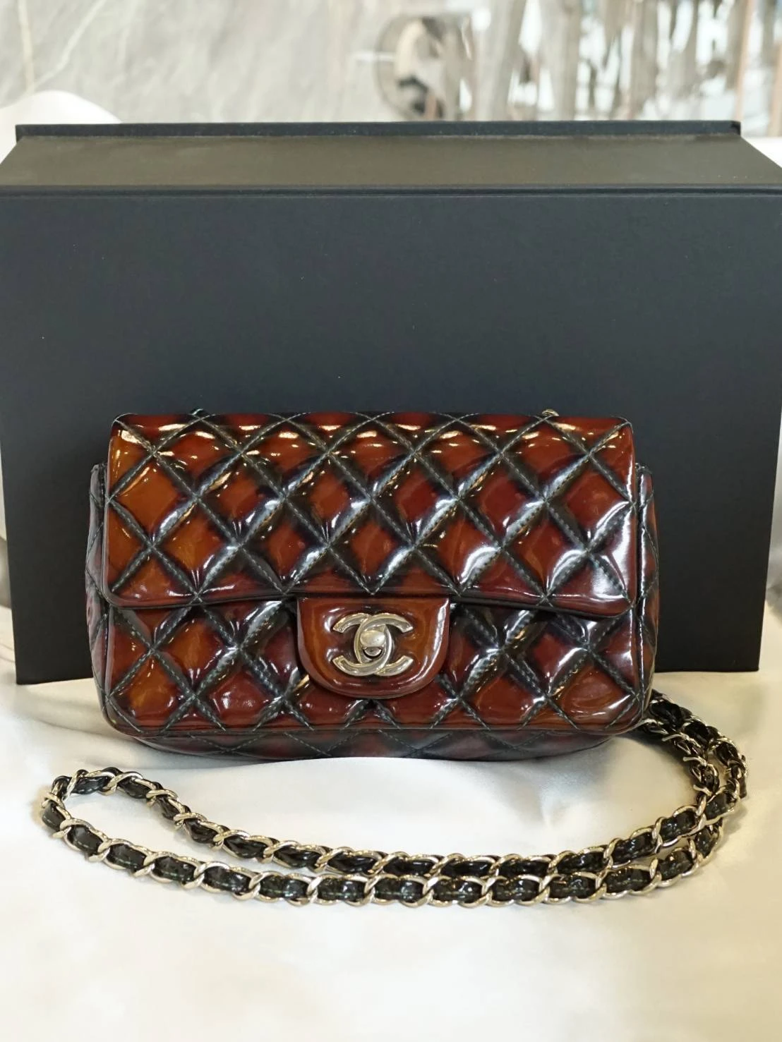 CHANEL classic patent leather holo 18